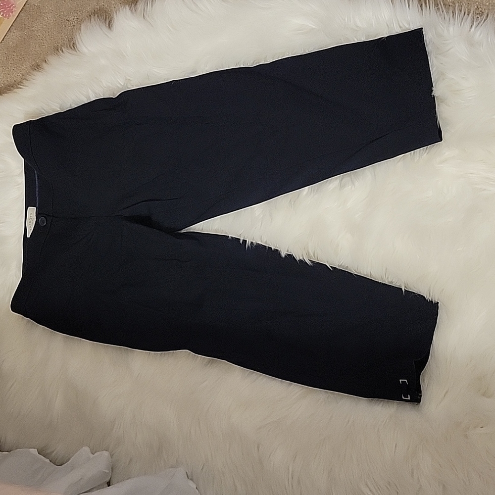 Talbots navy blue stretch Capri pants 2 back pockets size 6 Excellent condition…